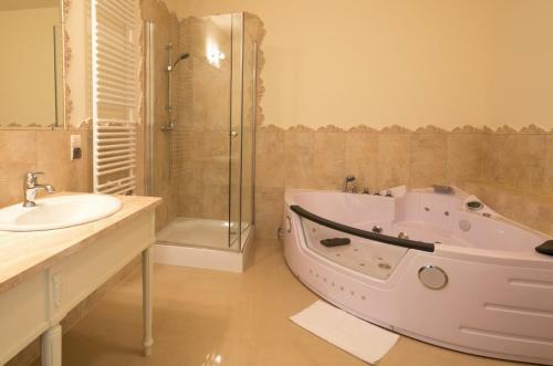 Hotel Spa Akacjowy Dw�r