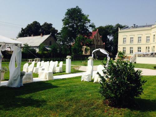 Hotel Spa Akacjowy Dw�r
