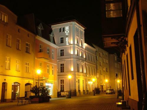 Hotel Marmu?owski