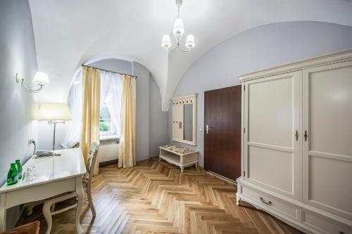 Hotel Pa?ac ?ag�w