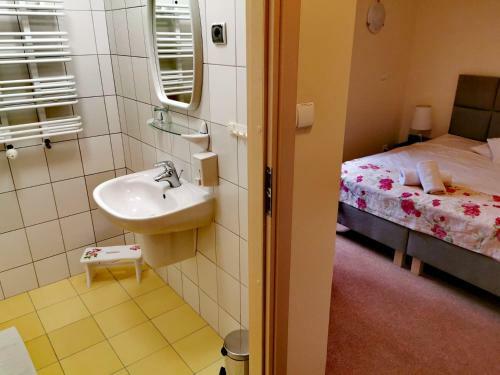 Hostal Hotelik Restauracja Kaprys