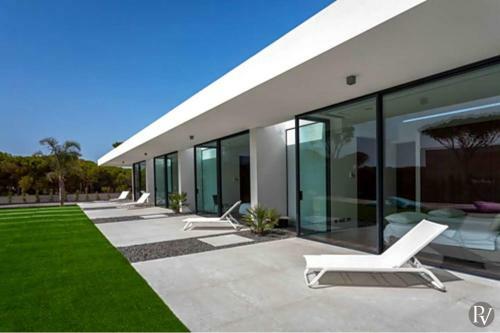 Benfarras Villa Sleeps 12 Pool Air Con Wifi