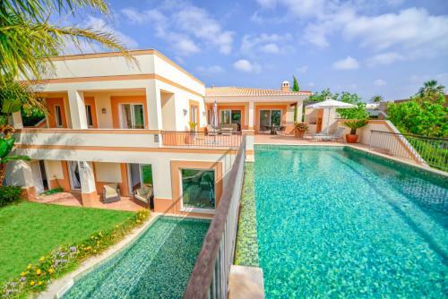 Ria Alvor Luxurious Golfview Villa
