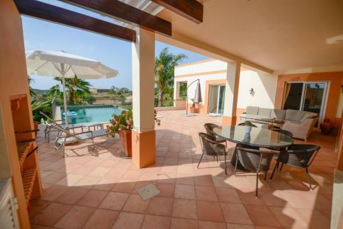 Ria Alvor Luxurious Golfview Villa