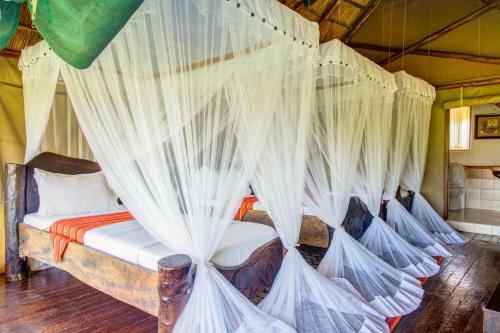 Lodge Manyara Wildlife Safari Camp