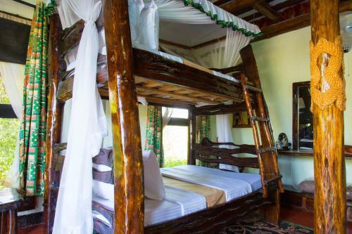 Lodge Manyara Wildlife Safari Camp