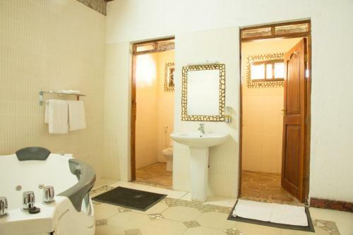 Lodge Manyara Wildlife Safari Camp