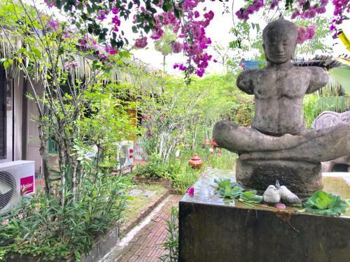 Posada Artist's Place Trat