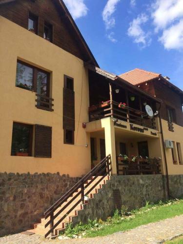 Hostal Pensiunea Korona
