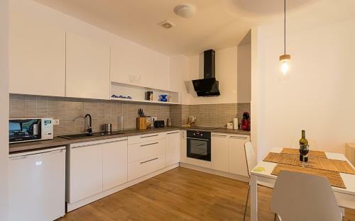Tampa Gardens - Mountain View Apartment