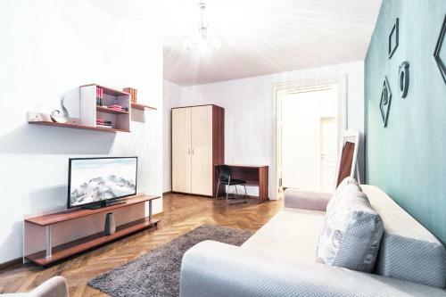 Sunny Old Town Apartment Brasov
