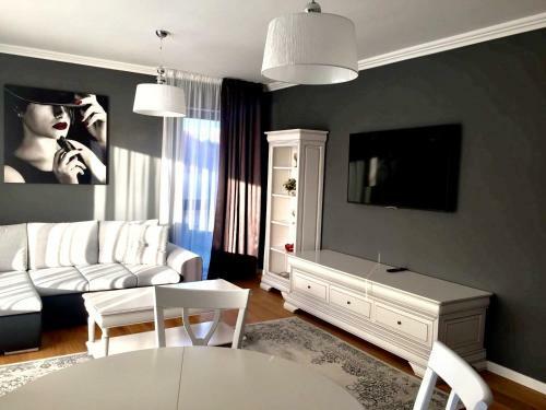 Flori De Iulie Aparthotel