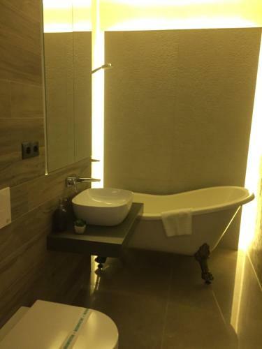 Flori De Iulie Aparthotel