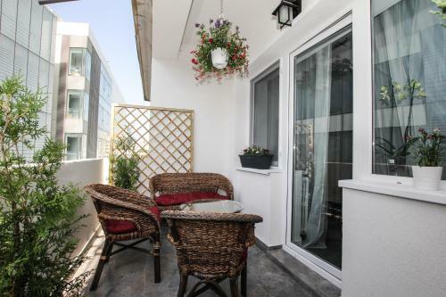 100 Sqm Luxury Apartment, Unirii Square