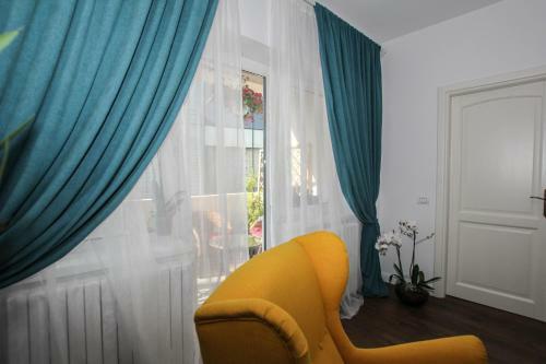 100 Sqm Luxury Apartment, Unirii Square