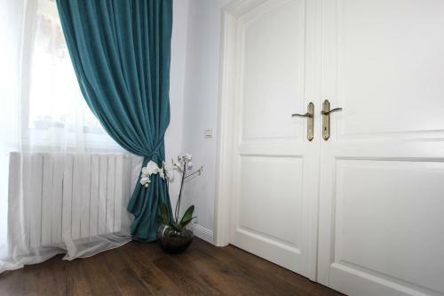 100 Sqm Luxury Apartment, Unirii Square