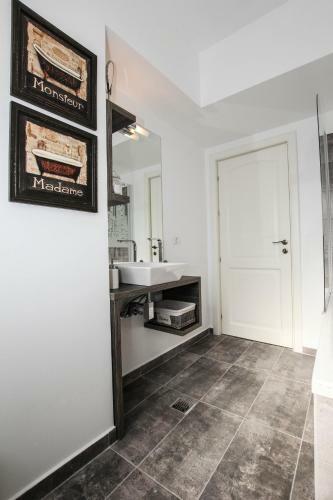 100 Sqm Luxury Apartment, Unirii Square