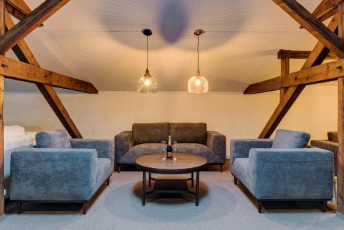 Hotel Upstairs Boutique