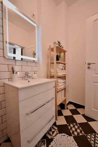 Athenee Luxury Apartment