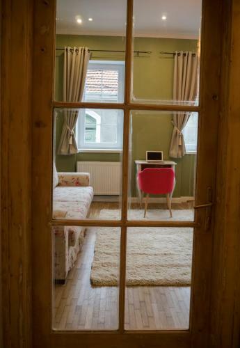 Olive Apartment