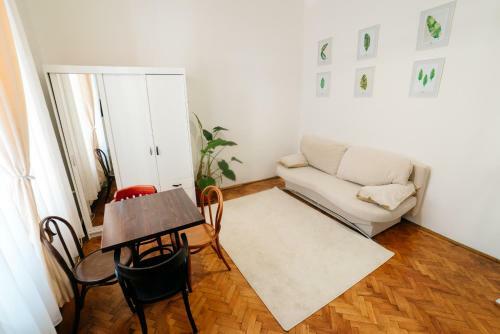 Mathe Apartments 3