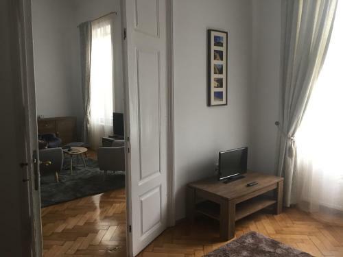 Old Town Central Apartament