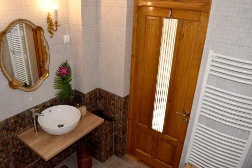 Contessa Central Apartment