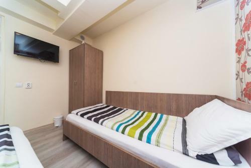 Hostal Nelana Guest House