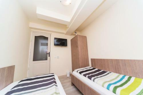 Hostal Nelana Guest House