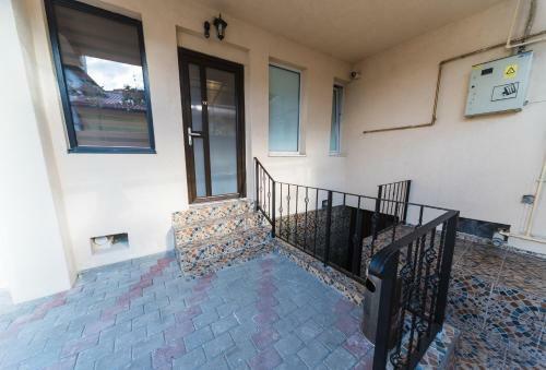 Hostal Nelana Guest House