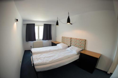 Iron Hostel & Accommodation