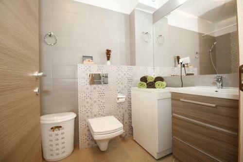 Alexander Apartment