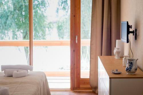 Hotel Living In Delta