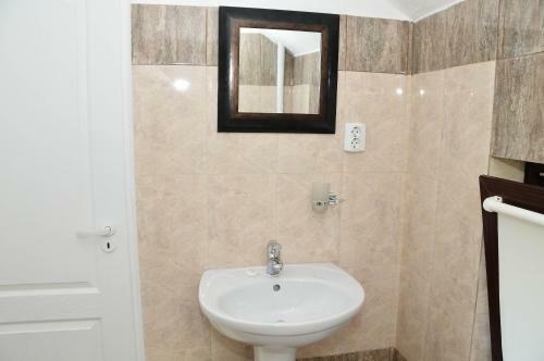 Hostal Collias