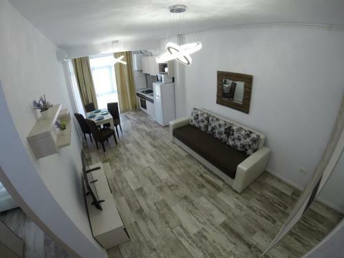 911 Mamaia Apartments
