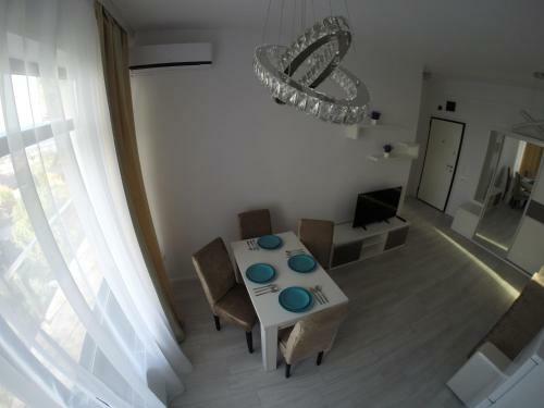 911 Mamaia Apartments
