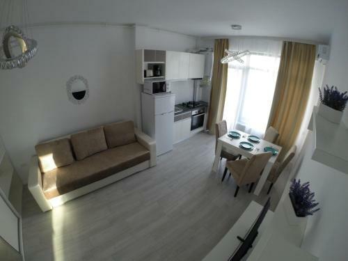 911 Mamaia Apartments