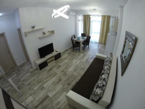 911 Mamaia Apartments