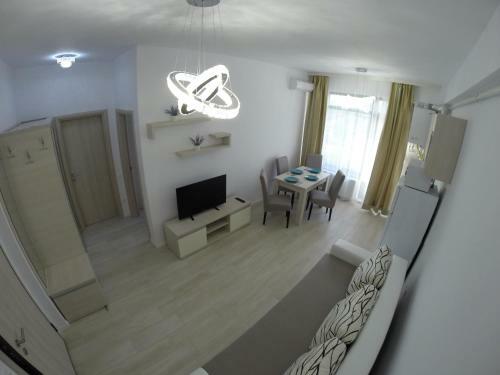 911 Mamaia Apartments