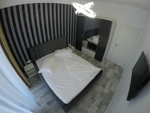 911 Mamaia Apartments