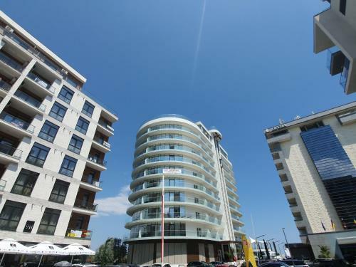 911 Mamaia Apartments