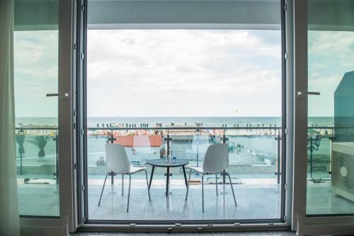 Wave 1 Promenada Apartments