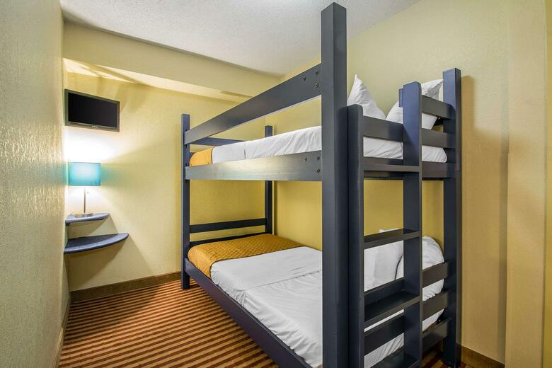 Clarion Hotel Maingate