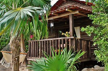 Hotel De Caba�as Ecologicas El Chital