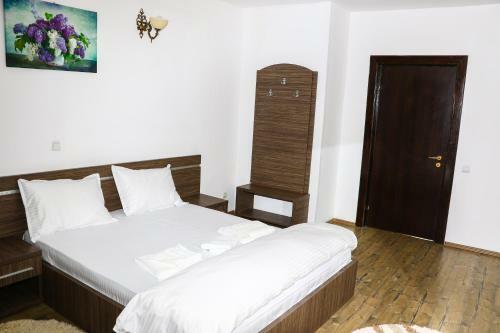 Hostal Casa Cu Flori