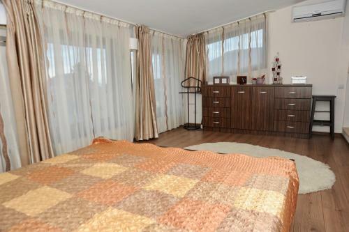 Hostal Apartament Ela