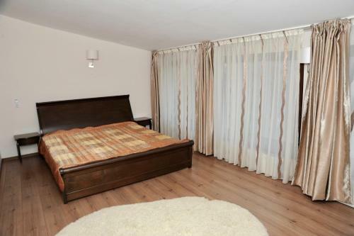 Hostal Apartament Ela