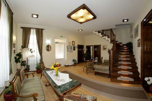 Hostal Pensiunea Lucia