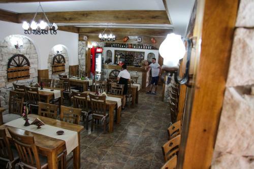 Posada Hanu Lui Gica