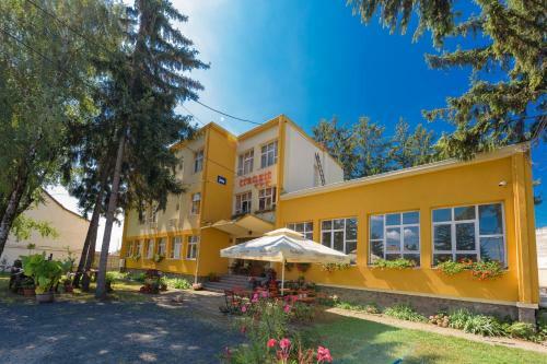 Hostal Pensiunea Tranzit